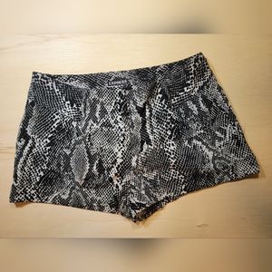 Express cuffed pleated shorts